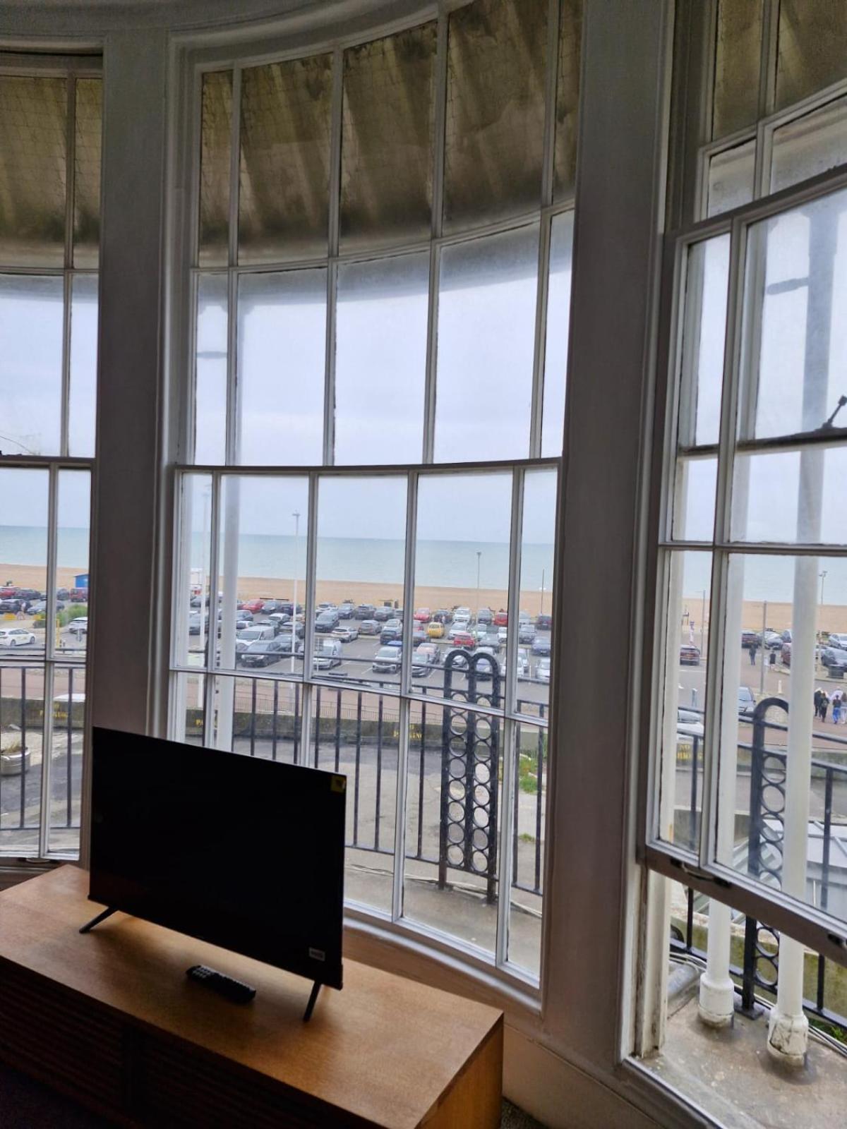 Sea View *