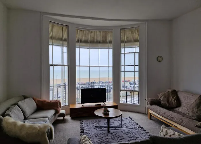 Sea View Apartment Hastings
