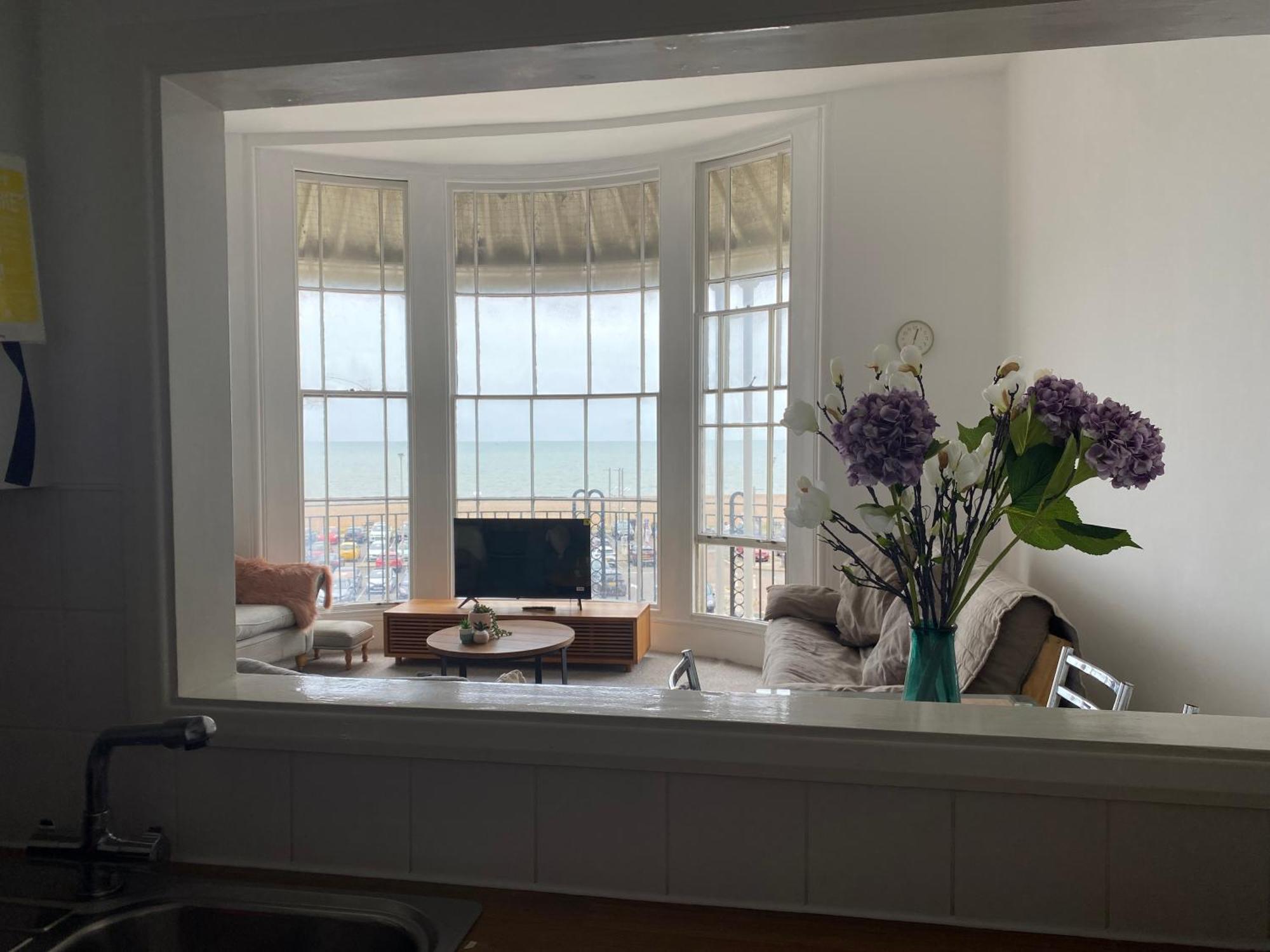 Sea View Apartment *